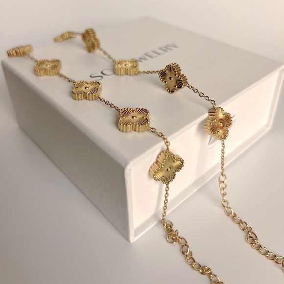 Gold Color Clover Bracelet 5 Motif Clover Leaf - Picture 2 of 10